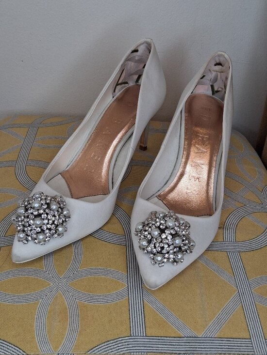 Ted Baker London Shoes - Ted Baker - White Formal Brooch Heels Size 9